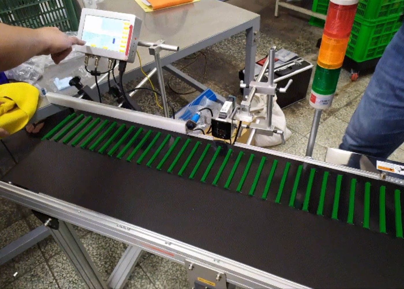 [高解析噴印機](汽車美容產品噴印)-RA+噴字機 勁騰興業 